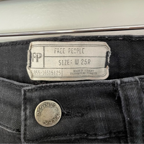 Free People Black High Waisted Button Fly Raw Hem Jeans SIZE 25 - Picture 5 of 8